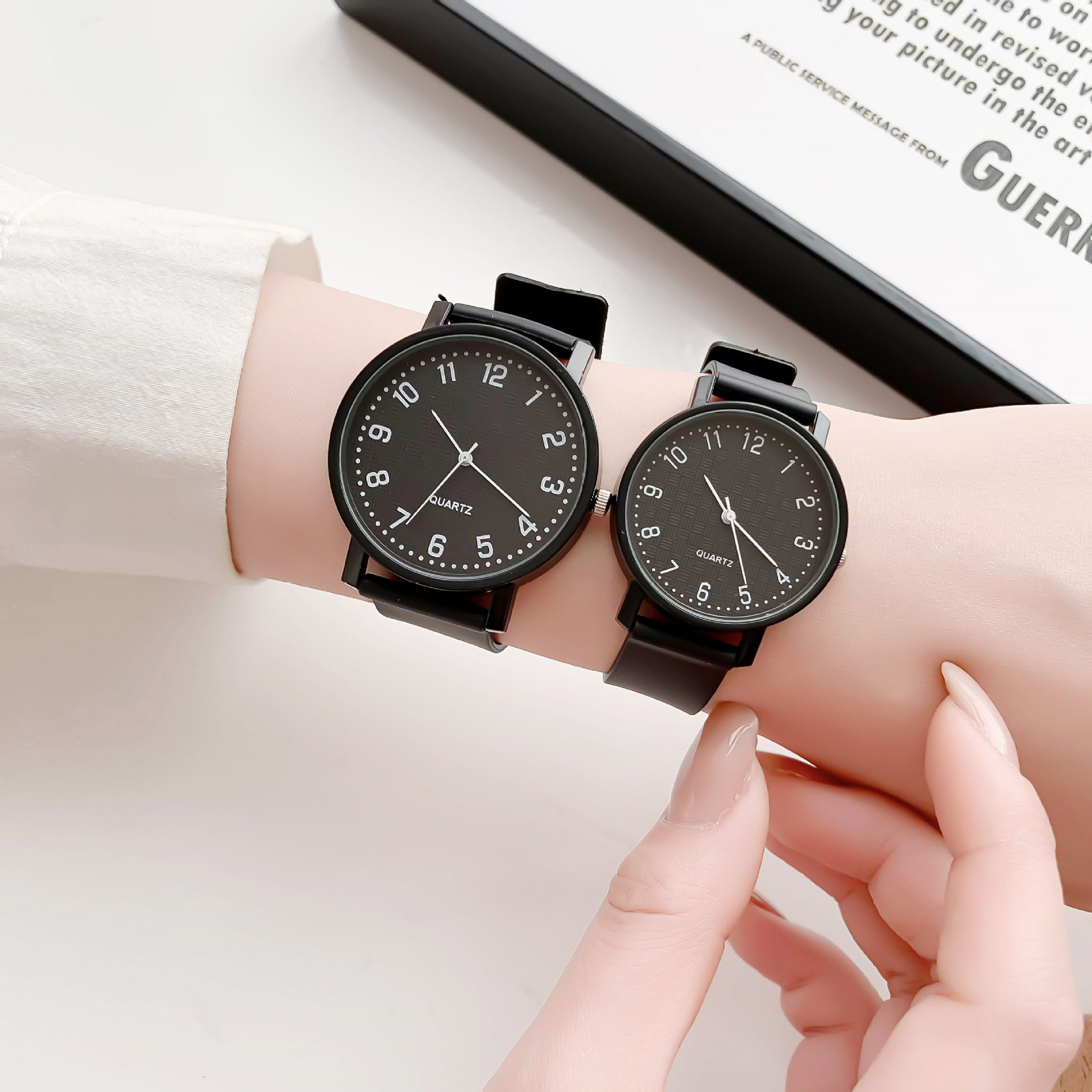 Simples relógio preto relógios - Silicone Band Women avaliação e preço